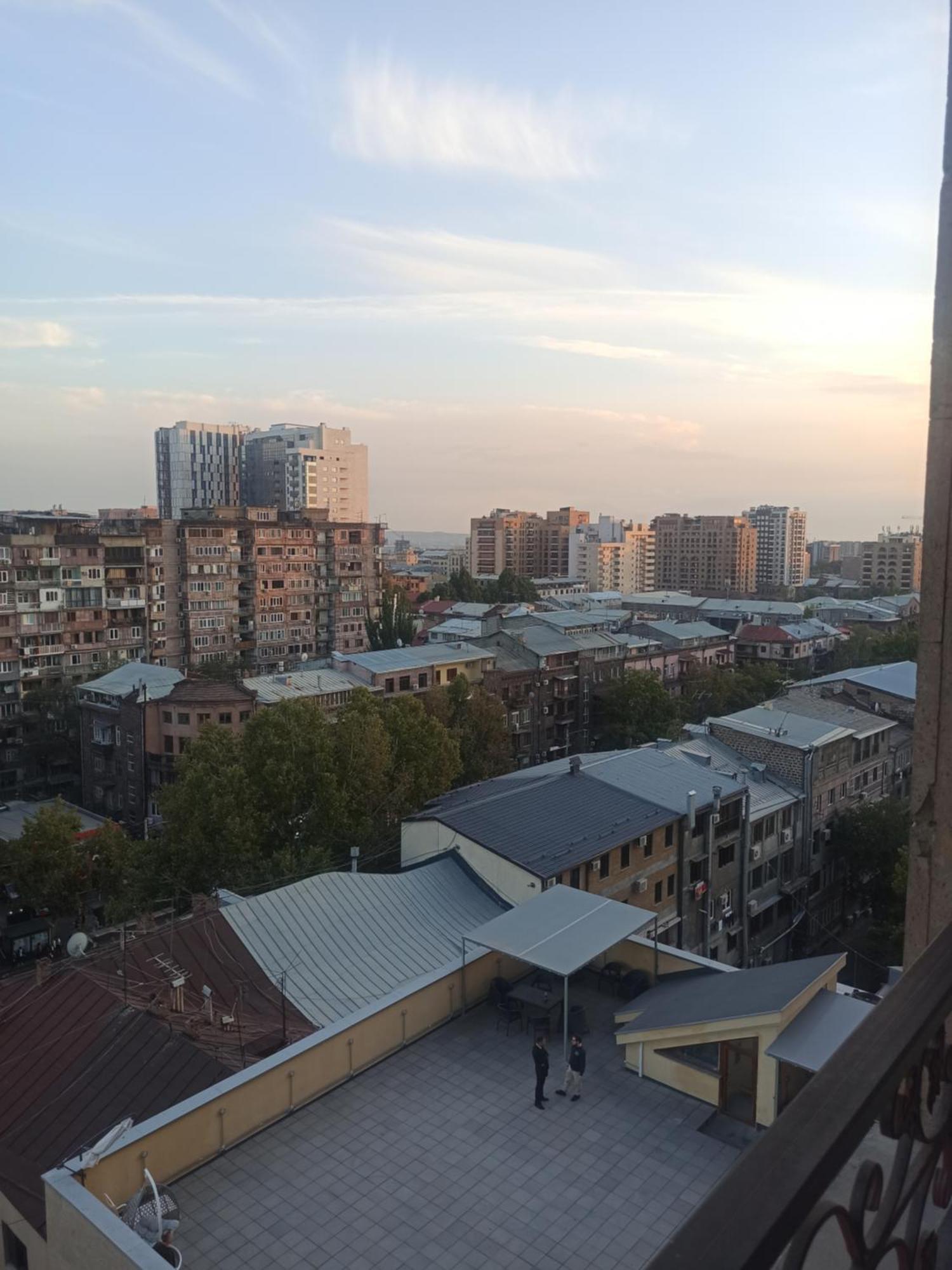 Красивая, Просторная Квартира В Самом Центре Еревана, Рядом С Оперным Театром. Jerevan Exteriör bild